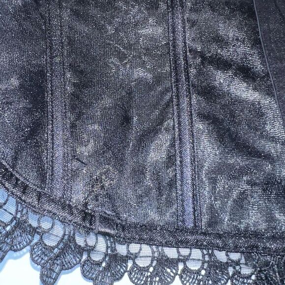 Black Satin Halter Boned Corset with Hook Clasps and Lace Tie (no size listed) P - Picture 7 of 9